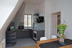 Moderne Dachgeschosswohnung zentral by Seebnb