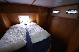 Berlin Yacht