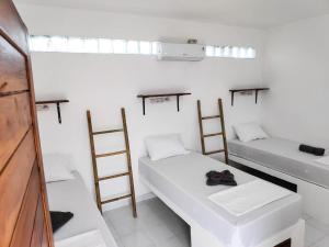 Giường Đơn trong Phòng ngủ tập thể (Single Bed in Dormitory Room)