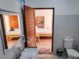 Phòng Giường Đôi Nhìn Ra Hồ Bơi (Double Room with Pool View)