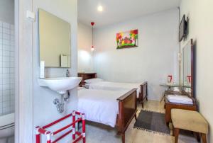 Jeng Tini Guest House