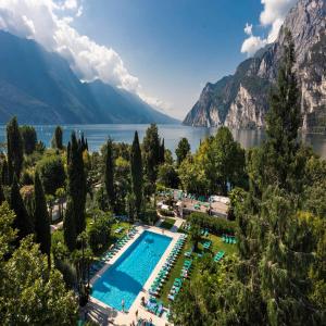 4 hvězdičkový hotel Du Lac Et Du Parc Grand Resort Riva del Garda Itálie