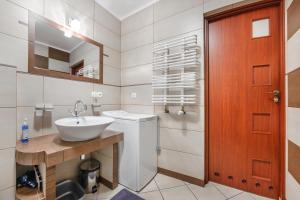 Willa Teresa, Sun & Snow