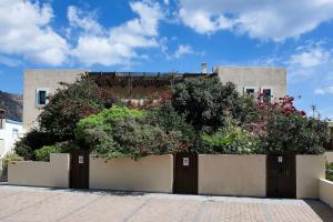 Plaka Sea Front Residence