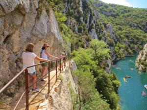 Maisons de vacances Verdon, La Cigale se prelasse aux Lacs du Verdon et dans le jacuzzi : photos des chambres