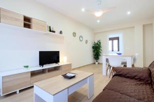 Rosas en la Balconada & Apartment with Parking in Córdoba Historic Center