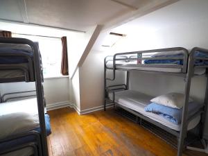 Bed in 8-Bed Mixed Dormitory Room with Shared External Bathroom room in St Christopher's Inn Newquay