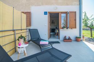 Apartment with Terrace in Filipana
