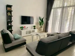 BRAND NEW Cosy Minimalist Home - Kampong Telok