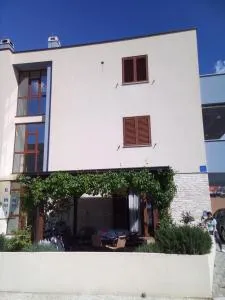 Apartman Edi - Nin