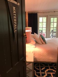 Waterfall Room room in CS Coach House