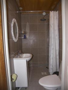 Family Room with Shared Bathroom room in E-City B&B