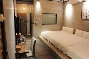 Suite Gia Đình Có Ban Công (Family Suite with Balcony)