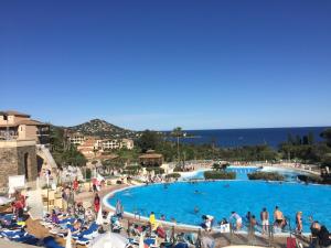 Appartement à Cap Estérel Village Pierre et Vacances Quartier Belvédère Piscines et parking inclus