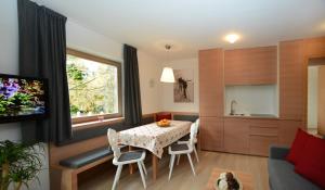 Two-Bedroom Apartment room in Villa Rienzner