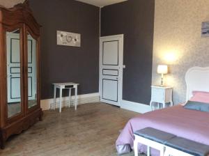 B&B / Chambres d'hotes CHATEAU DE CHAVANNES : photos des chambres