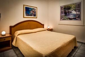 Double Room without Window with Private External Bathroom  room in EasyRooms dell'Angelo