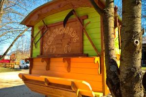 Maisons d'hotes Roulottes au pied du Vercors : photos des chambres