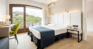 Double or Twin Room room in Ilunion Caleta Park