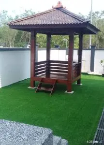 Jauzara Homestay Berkolam Renang - Kampong Si Ginting