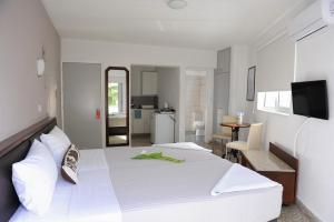 Studio room in Napa City Apartments