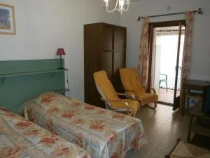 Studio n°2 avec terrasse, agréable, bien situé - لو بولو