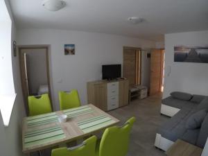 Apartmaji Ema 
