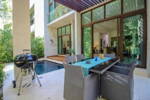 4-Bedroom House with Golf Course View & Private Pool