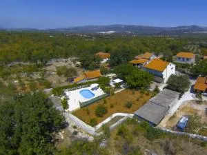 Holiday House Pod Suncem - Danilo Biranj