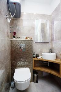 Split Old Town Suites