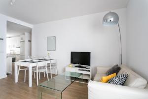 TRIANA 3 Bedrooms & 2 bath Parking Included
