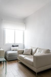 TRIANA 3 Bedrooms & 2 bath Parking Included