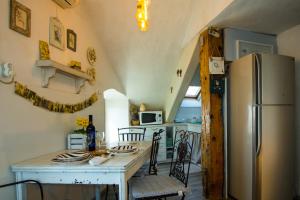 Apartment Vintage Art