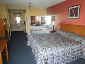 King Room with Spa Bath - Non-Smoking room in Kozy Inn