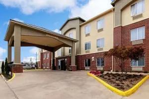 Comfort Inn & Suites and Suites Fredericksburg - Kerrville