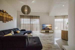 Apartment in Okrug Gornji with Terrace, Air condition, WIFI, Washing machine (4736-1)