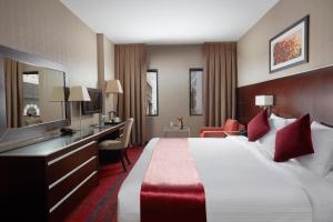 Junior Suite with Queen Bed room in Frontel Al Harithia Hotel
