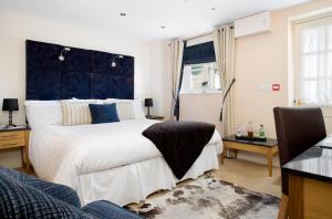 Double Room room in Redesdale Arms Hotel