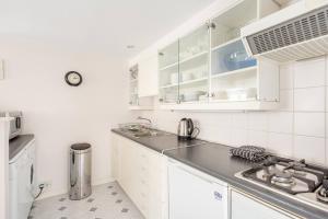 Royal Mile One Apartment