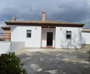 Alojamiento el Chaparro Barbate junto a la venta el loro