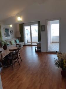 Apartments Škerlep