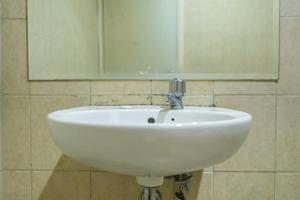 Minimalist 2BR Apartment Marina Ancol By Travelio