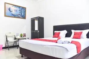 RedDoorz near Sultan Hasanuddin Airport 2 - Manda