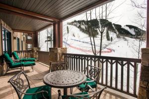 The Ritz-Carlton Club 3 Bedroom Residence 8209, Ski-in & Ski-out Resort in Aspen Highlands