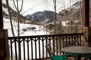 The Ritz-Carlton Club, 3 Bedroom Residence 8211, Ski-in & Ski-out Resort in Aspen Highlands