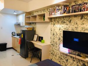 Pine Crest Condominium