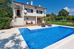 Apartment with Pool View  room in Apartment with private pool and large garden