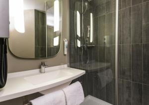 Hotels ibis Paris Alesia Montparnasse : Chambre Standard avec 1 Lit Double et 1 Lit Simple