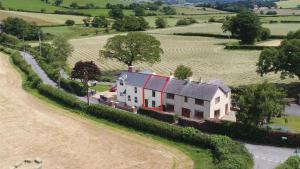 Ty Doli Cottage, rural location just outside Conwy town