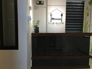 Island Brasserie Hostel